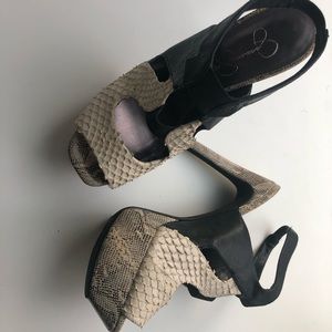 Jessica Simpson Bendie pumps